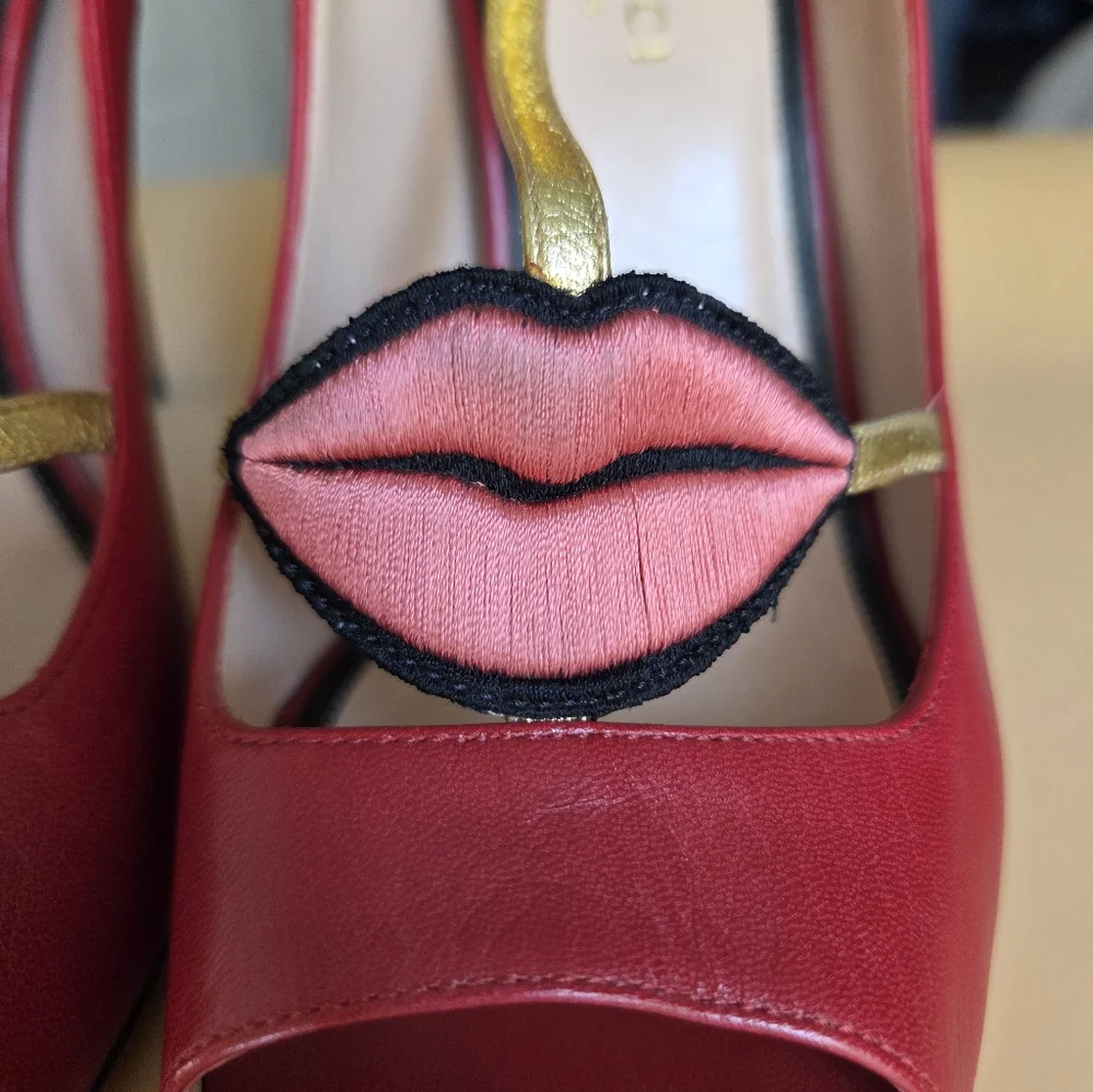 Iconic Gucci Molina Lips T-Strap Heels Red Gold Leather Pumps 38.5 - Picture 12 of 16